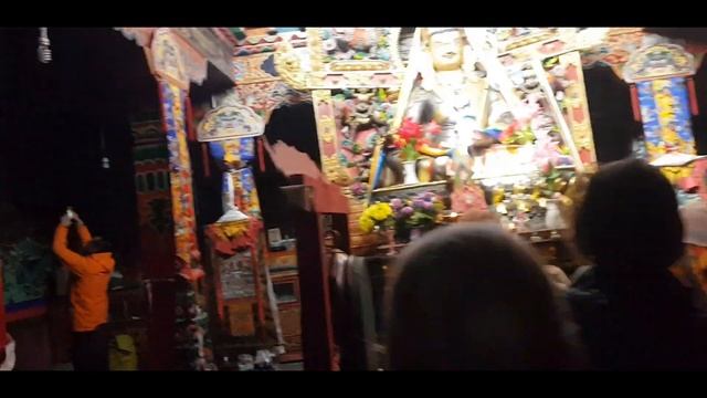 Тибет / Китай / Озеро Манасаровар и Озеро Ракшар / Искупалься в святом леляном озере на 4500м над у смотреть онлайн