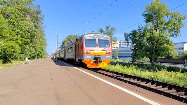 "Очень приветливая бригада!" ЭД9М-0210 с маршрутом Жуковка - Суземка | Платформа Отрадное смотреть онлайн