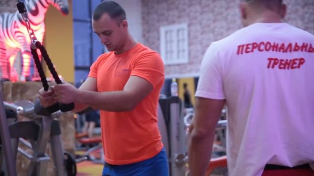 ТРЕНАЖЕРНЫЙ ЗАЛ смотреть онлайн
