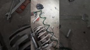 замена стоек toyota nadia