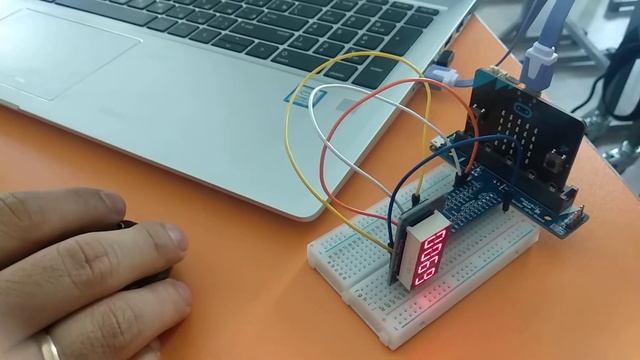070 bbc micro bit подключили цифровой индикатор смотреть онлайн