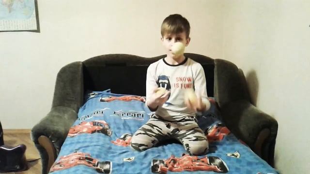 Как научиться жонглировать тремя мячами. Урок#2 смотреть онлайн