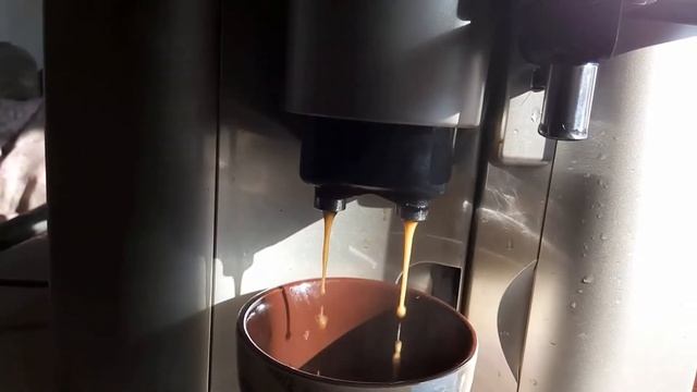 Кофемашина Delonghi ESAM 3500