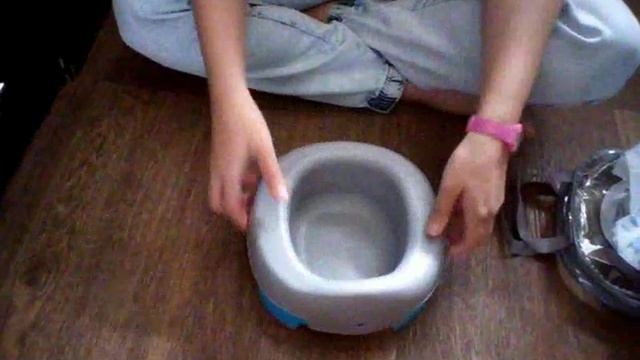 Дорожный горшок и насадка на унитаз HandyPotty 2-в-1 смотреть онлайн