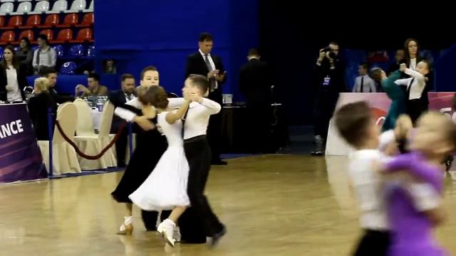 Миша-Арина, танго. 01.12.2017 смотреть онлайн
