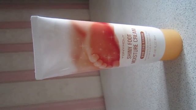 Tony Moly Shiny Foot Mousture Cream