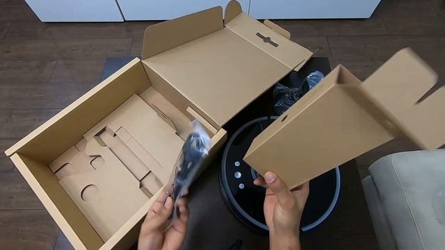 Распаковка робота пылесоса Xiaomi Roborock Sweep One black смотреть онлайн