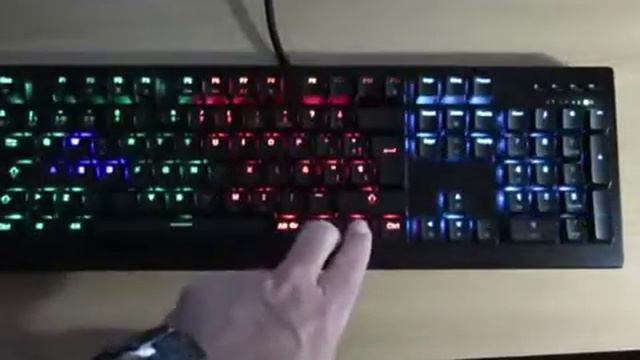 HP Pavilion 800 Teclado mecánico para Juegos, Muy silencioso para ser mecánico, no es RGB realmen смотреть онлайн