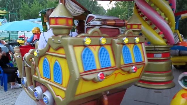 VLOG: Поездка в Екатеринбург/контактный зоопарк/игровая с песком смотреть онлайн