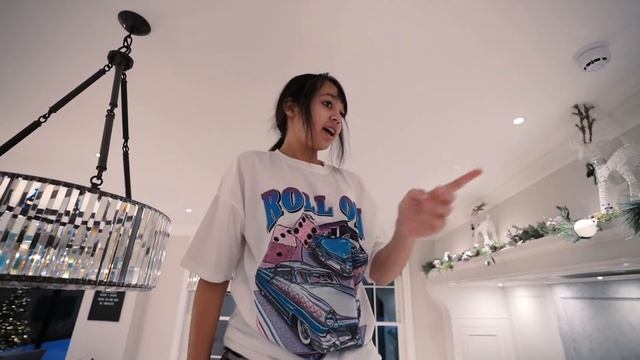 WEARING MY MUMS HIGH HEEL SHOES FOR 24 hours **Very Painful** смотреть онлайн