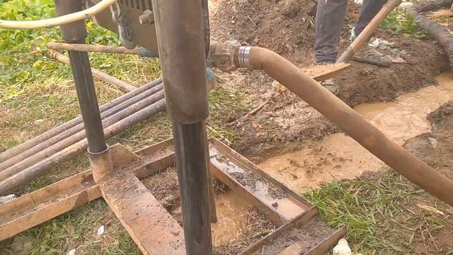 БУРЕНИЕ СКВАЖИНЫ НА НЕБОЛЬШОМ УЧАСТКЕ ЗЕМЛИ смотреть онлайн