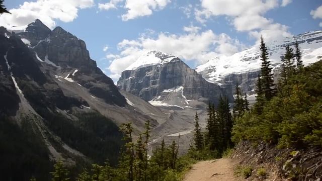 Lake Louise Lake Agnes And Plain Of The Six Glaciers Hike