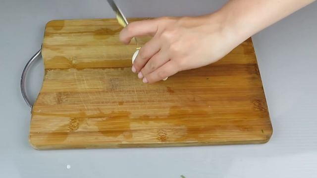 ? Летний Салат с Огурцом и Зеленым Луком | Простой рецепт легкого салата | Cucumber Salad смотреть онлайн