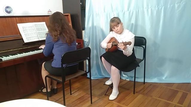 Дьякова Алиса (домра) М.Зверев "Маленькое рондо", преподаватель Святная С.С. смотреть онлайн