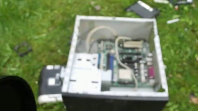 destruction d un ordinateur packard bell amd athlon 64x2 смотреть онлайн