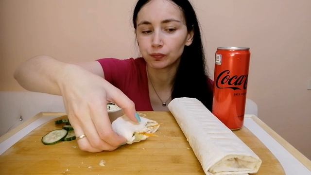 МУКБАНГ| ДОМАШНЯЯ ШАУРМА ?С КУРИЦЕЙ?| MUKBANG| ASMR смотреть онлайн