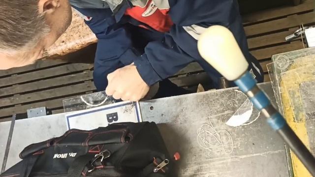 Как выпилить любую форму из оргстекла без инструмента. смотреть онлайн