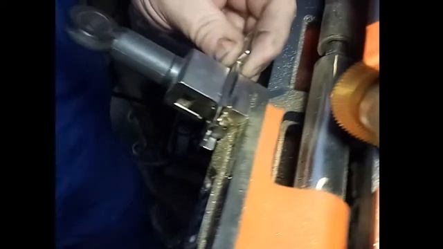 Изготовление ключа по замку, разметка и пропил. смотреть онлайн