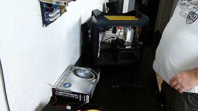 350 Euro Intel Gaming PC - Der Einbau! смотреть онлайн