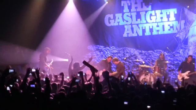 The Gaslight Anthem and Bruce Springsteen - "American Slang" - Asbury Park, NJ 12-9-11 (HD) смотреть онлайн