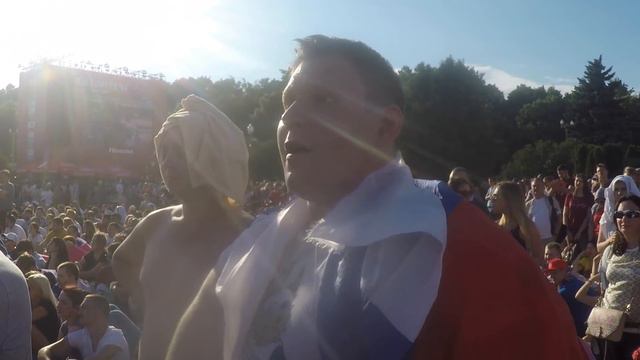 Почему Россия победила? Шок-репортаж с фан-зоны смотреть онлайн