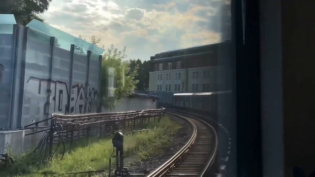 На Филёвской линии метро. Синие и красные электровозы ЧС7, встречный 81-765/766/767 «Москва-2019»