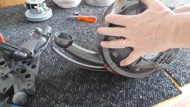 DC37 Démontage et Remplacement moteur 2sur3 смотреть онлайн