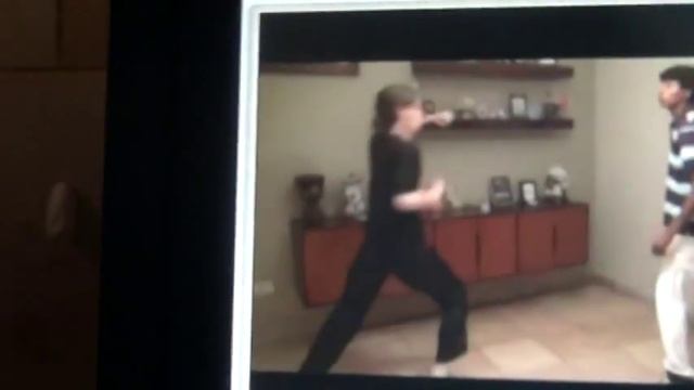 Один мой удар и Брюса с похожей позиции смотреть онлайн