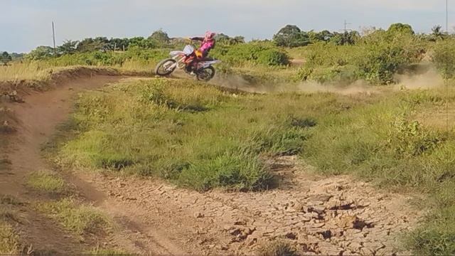 Missing the race track compile/practice смотреть онлайн
