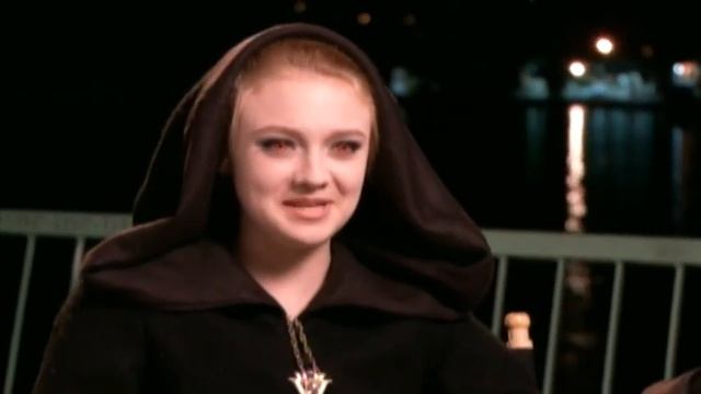 Dakota Fanning Interview - The Twilight Saga: Eclipse смотреть онлайн