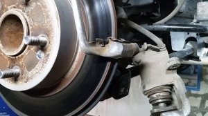 Honda Accord 9 2.0 Hybrid.Замена шаровой опоры заднего верхнего рычага.Замена задних колодок.