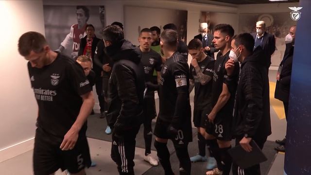 RESUMO/HIGHLIGHTS: AFC AJAX 0-1 SL BENFICA смотреть онлайн