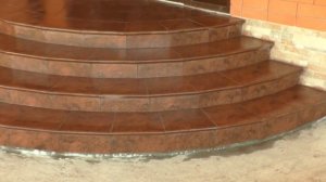 Укладка клинкерной плитки на радиусные ступени .