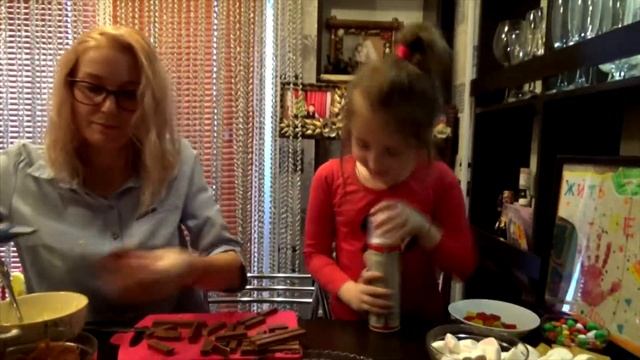 Делаем домик из шоколада KitKat. В конце вышел конфуз!!! смотреть онлайн