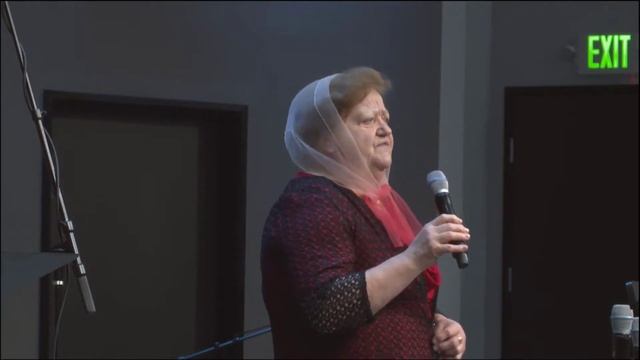 Взгляни в глаза распятого Иисуса - стихотворение, Галина Л. (11/11/18) смотреть онлайн