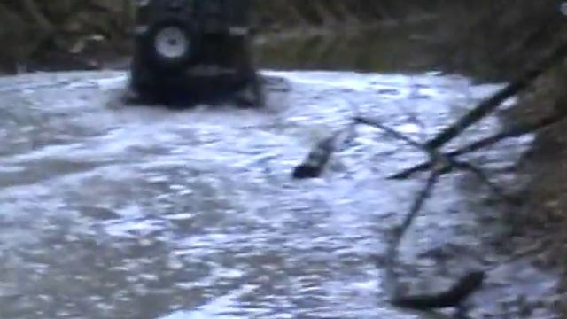 Водоплавающий Уаз плывет по воде! смотреть онлайн