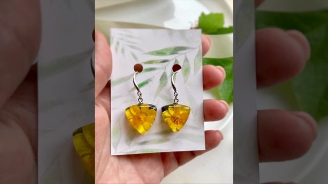 Украшения из эпоксидной смолы #эпоксиднаясмола #украшенияизэпоксиднойсмолы смотреть онлайн