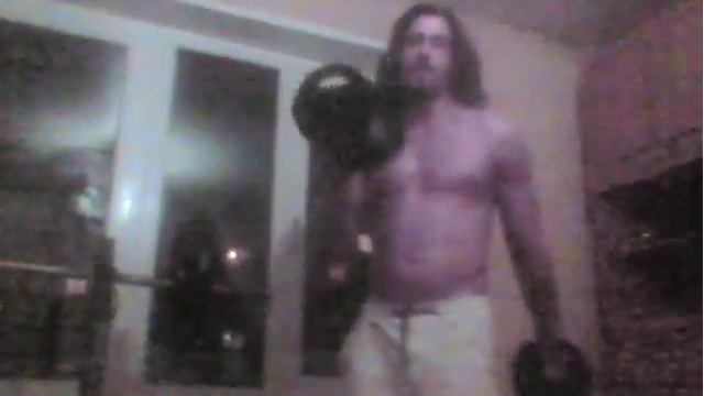 качаем бицепс гирями смотреть онлайн