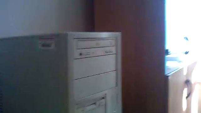 как закрыть дисковод за 1 секунду =) смотреть онлайн