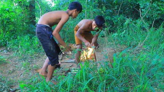 Survival in the rainforest-mans found snake with mushroom for cook -Eating delicious смотреть онлайн
