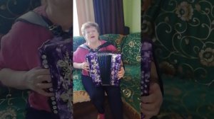 "Не ломай черемуху у реки".