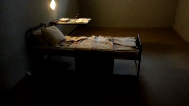 Тюрьма Петропавловской крепости, камера в которой сидел Лев Троцкий смотреть онлайн