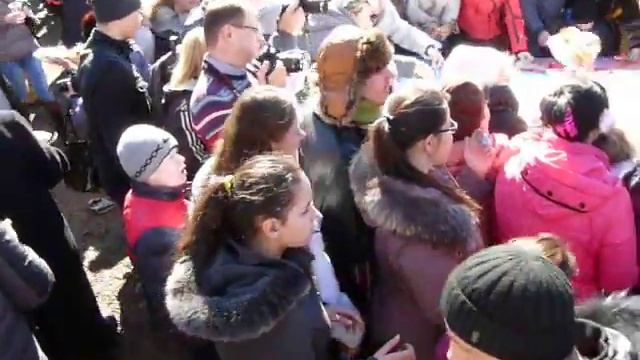 Раздача блинов на масленицу 22.02.2015 смотреть онлайн