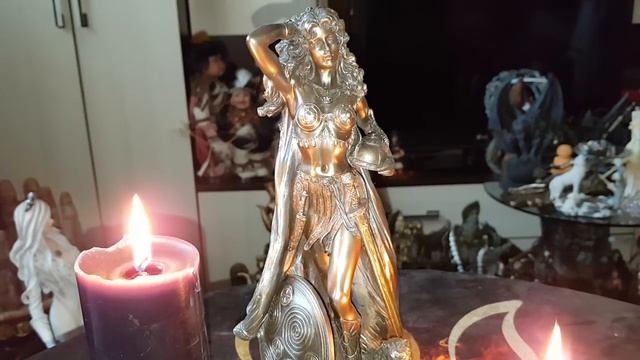 Я ЯЗЫЧНИЦА... ВЕДЬМИНА ИЗБА ● ИНГА ХОСРОЕВА смотреть онлайн