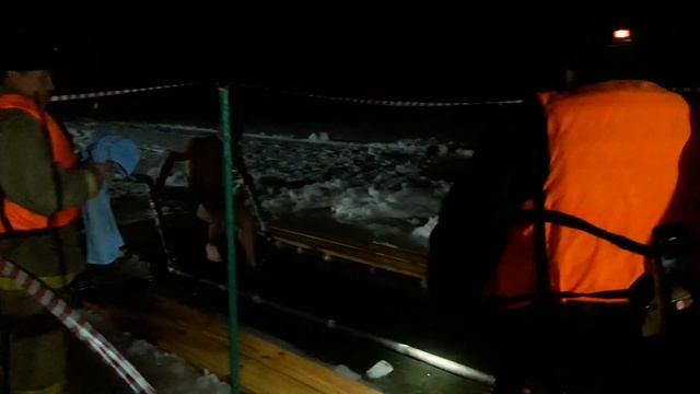 Купание в проруби на Крещение 19.01.19 Рамонь смотреть онлайн