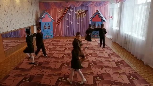 Патриотический танец "Служить России!" смотреть онлайн