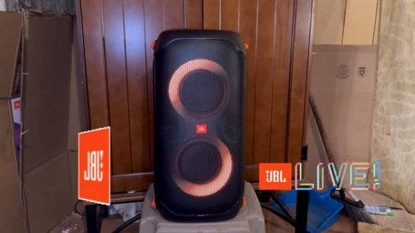 JBL PARTY BOX 110 max volume plug in