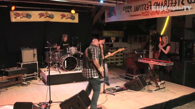 Phipu Gerber - Machine Gun Preacher смотреть онлайн