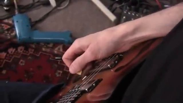 Paul Gilbert - Right Hand смотреть онлайн