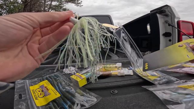 I Went To The BIGGEST Walmart Fishing Section (LOADED) смотреть онлайн